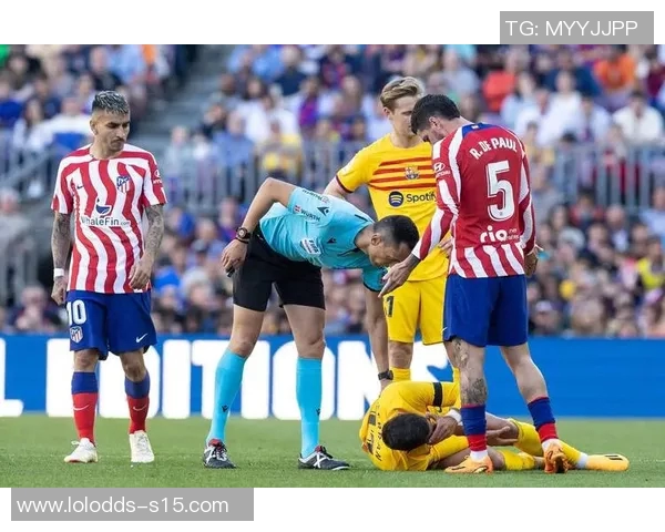 国王杯巴萨大胜里昂补时进球引发争议判罚全场沸腾